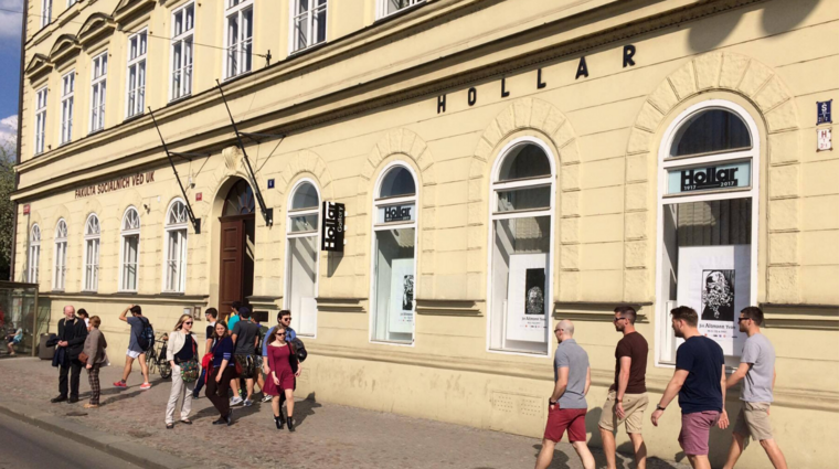 Studenti pře Hollarem