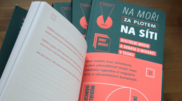 Na moři, za plotem, na síti